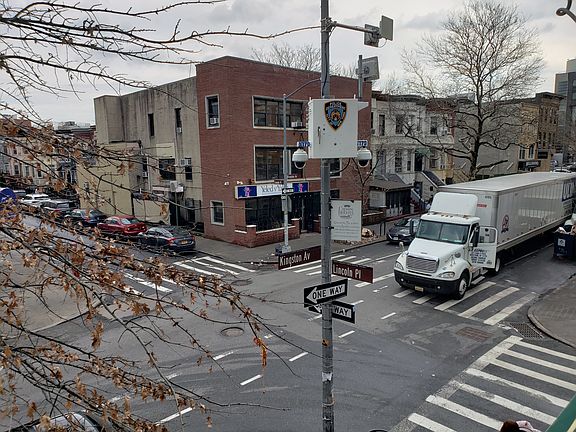 4th image of 266 Kingston Ave #1