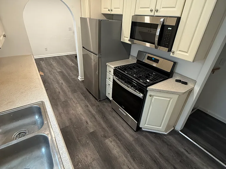 8830 Balmoral St — Photo 10