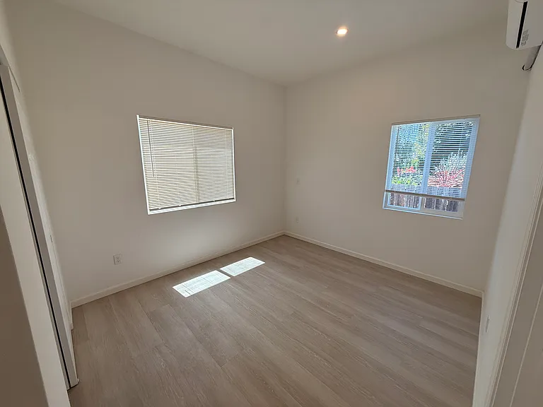 236 Sunnyside Dr #B — Photo 4