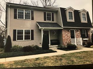 14-16 Wisteria Ln, Agawam, MA 01001