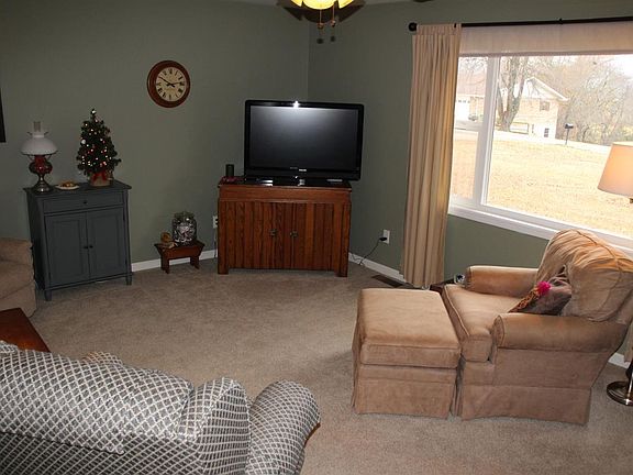 2nd image of 459 Tutt Pl