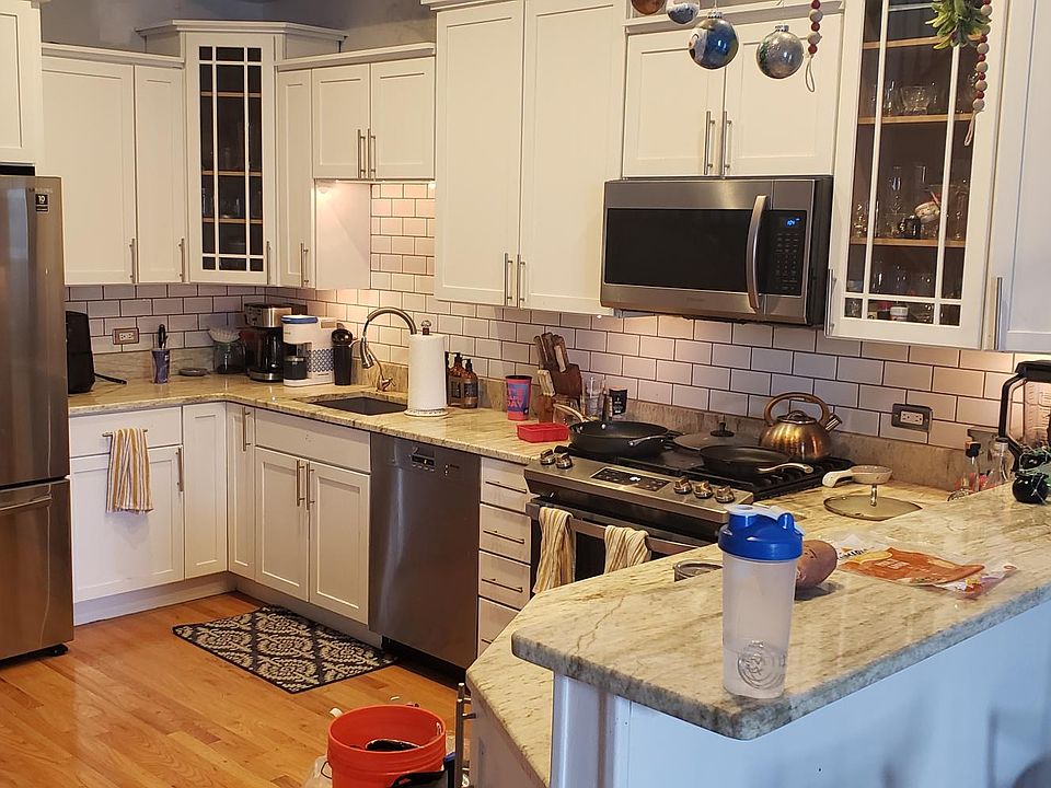 1st image of 2639 W Homer St #1
