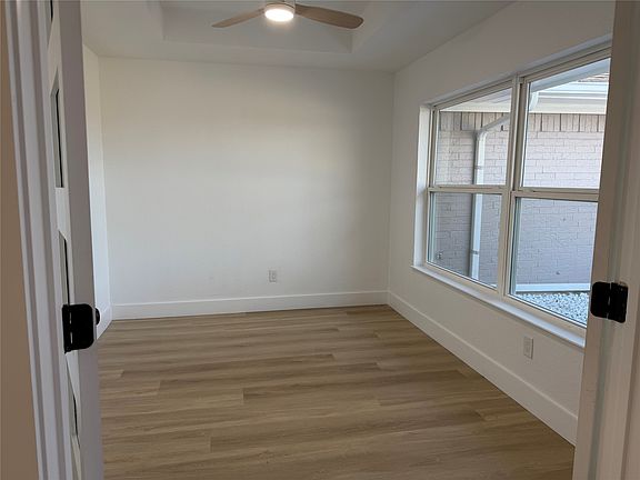 3rd image of 129 Oak Trl