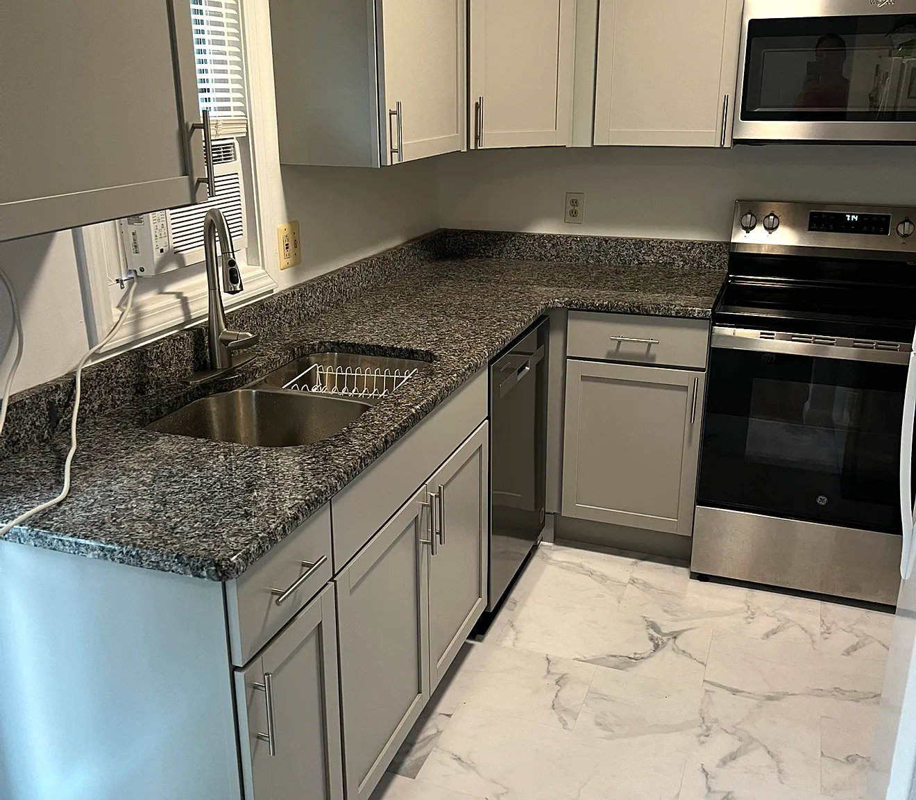 3 bed, 1.5 bath, 1375 sqft, $1,850 — Photo 4