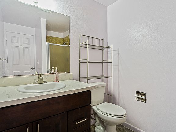 3rd image of 708 126th Ave NE #1