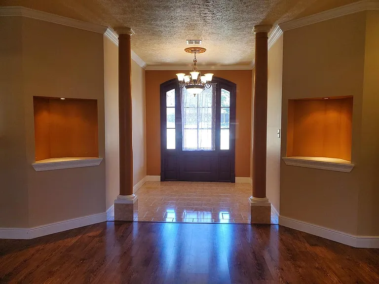 571 Rodeo Dr — Photo 5