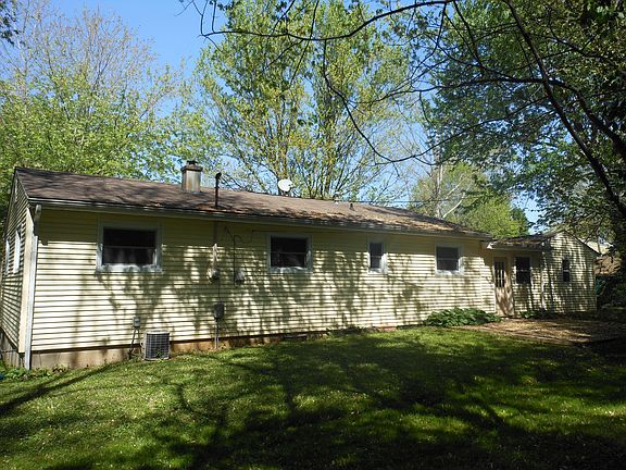 2nd image of 550 E Holland Dr