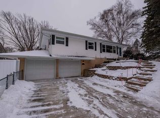 3393 Richmond Ave, Shoreview, MN 55126