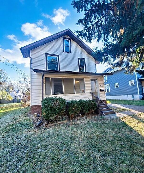 1st image of 2540 Parkwood Ave
