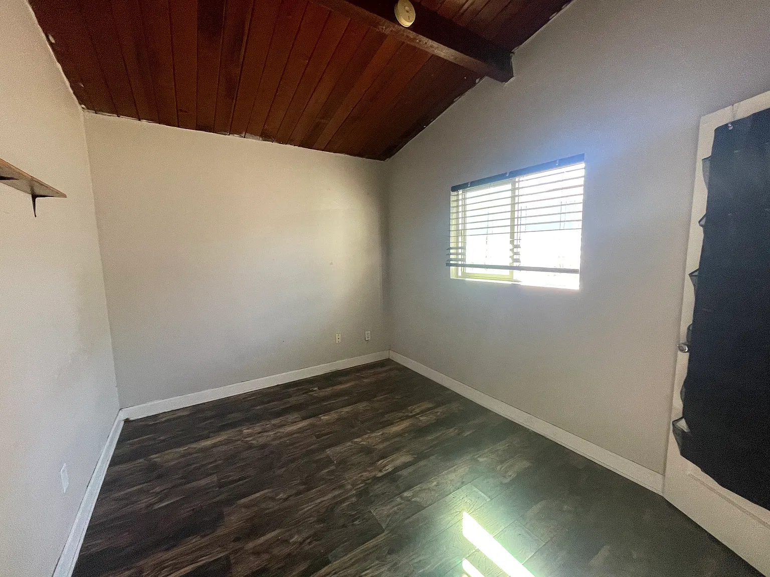 2 bed, 730 sqft, $2,400 — Photo 4