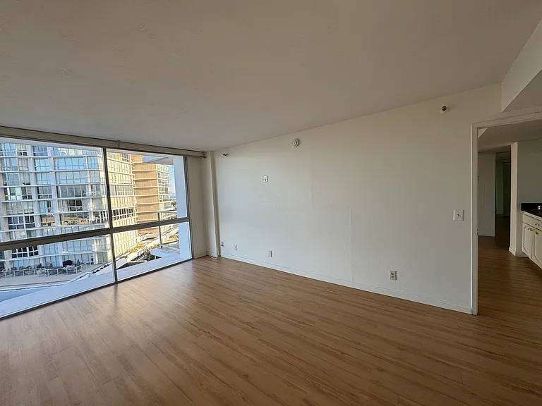 1810 Avenida Del Mundo #502 — Photo 14