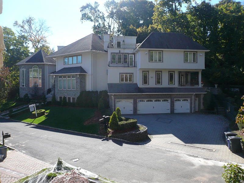 1st image of 5 Saint James Pl