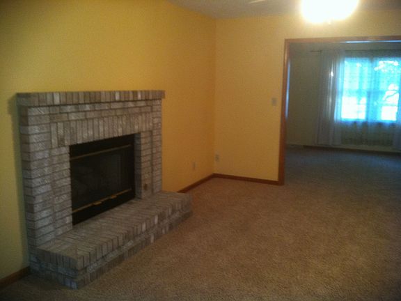 Living room/den