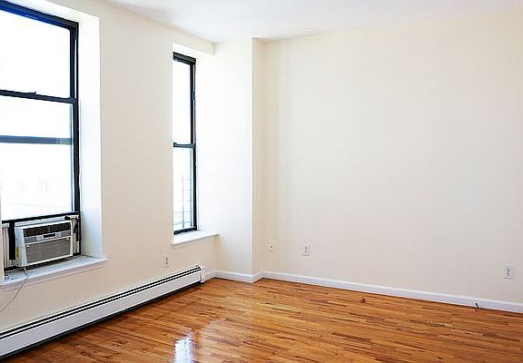 2nd image of 253 W 132nd St #3