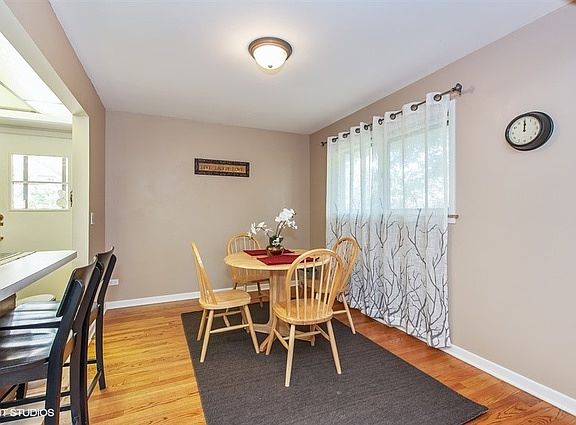 5th image of 515 Laramie Ave