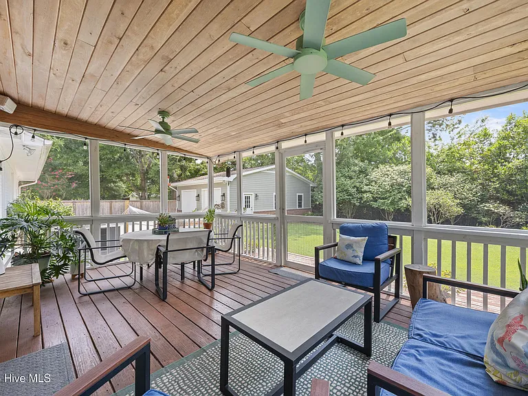 202 Windemere Rd — Photo 47