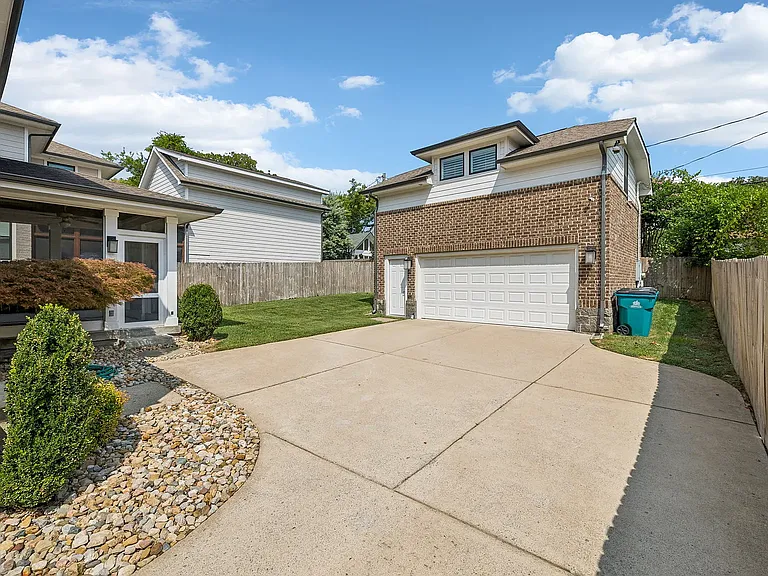 2302 Sunset Pl — Photo 43