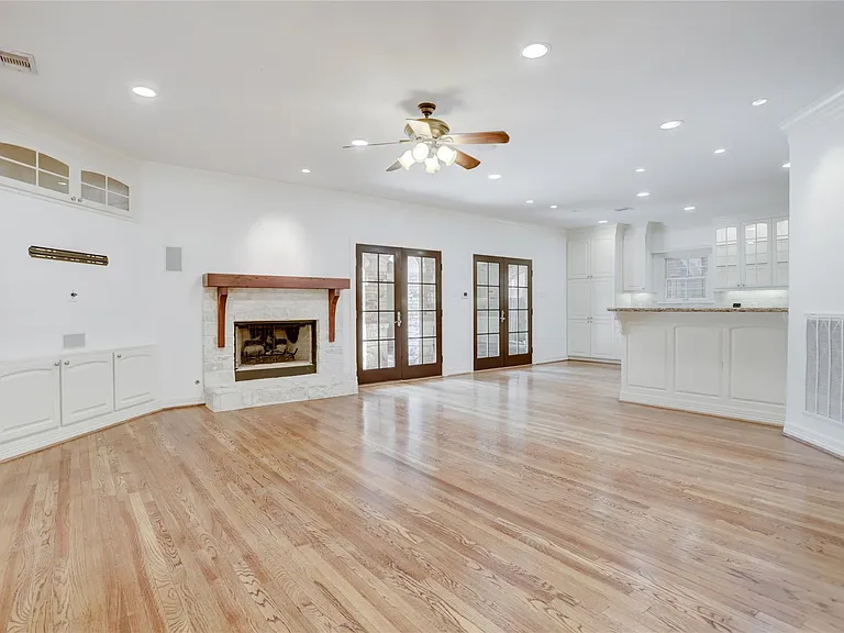 6341 Mercer St — Photo 7