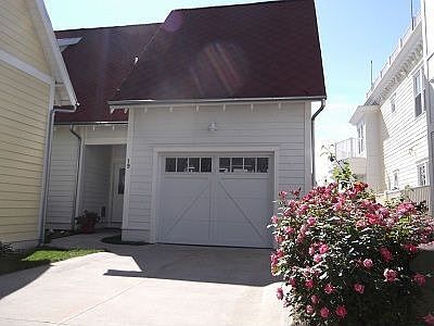 19 Howard Front