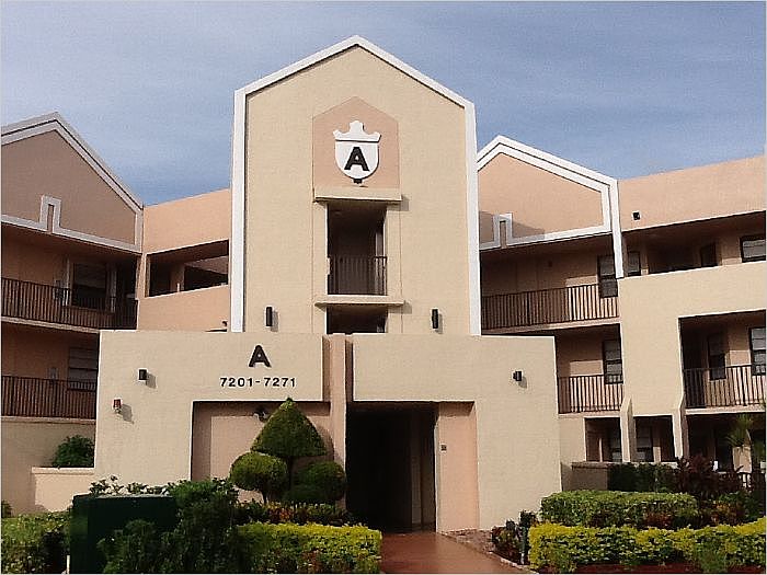 1st image of 7231 Fairfax Dr