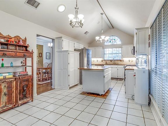 2nd image of 4043 Seabury Dr
