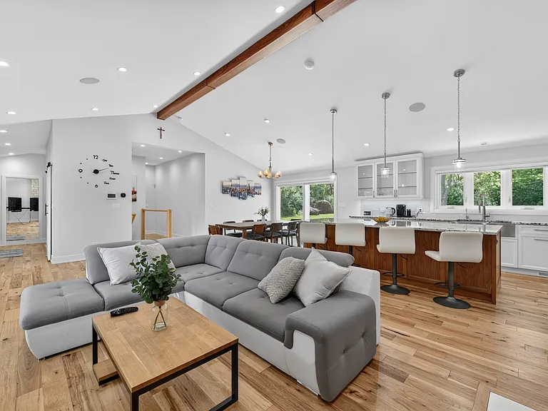 13 Eton Ct — Photo 4