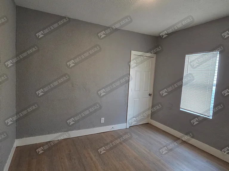 4810 Lenox St — Photo 13