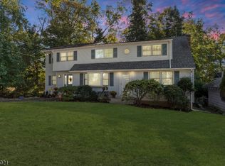 10 Thorn Ter, West Orange, NJ 07052