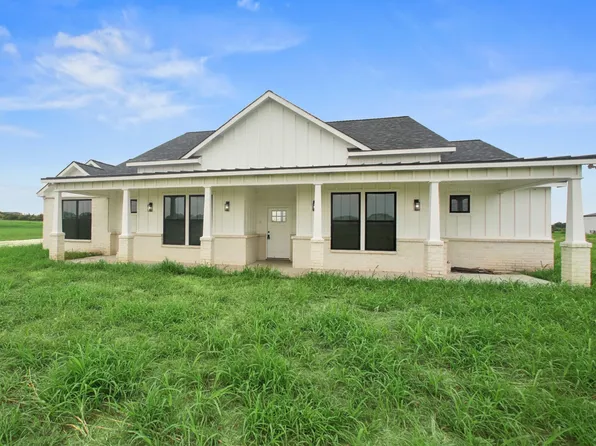 1224 Durham Ln, Cleburne, TX 76033