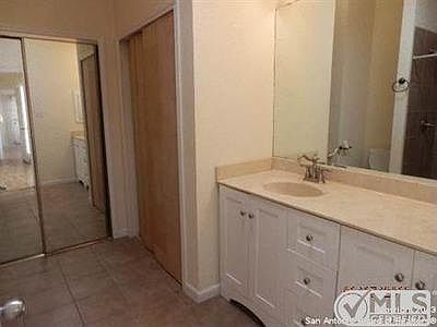 2nd image of 2916 Wood Cir