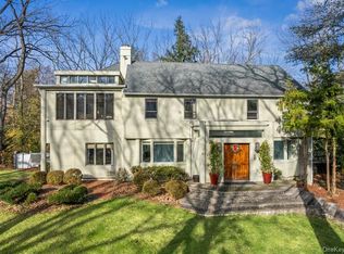 6 The Maples, Roslyn, NY 11576