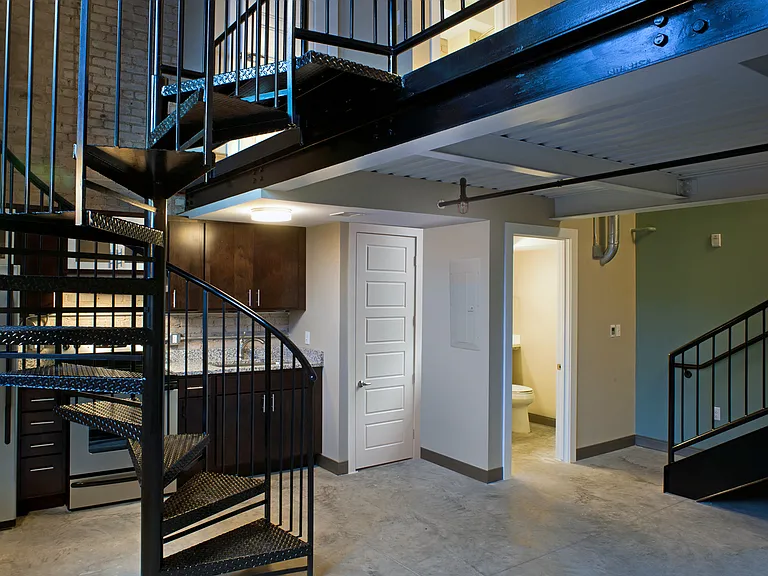 Serrano Lofts — Photo 3