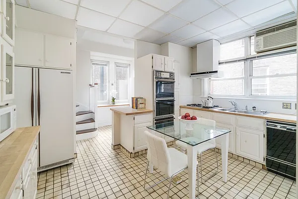 Sold by Stribling | media 32