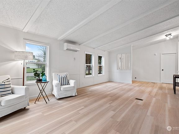 4th image of 4619 233rd Street Ct E