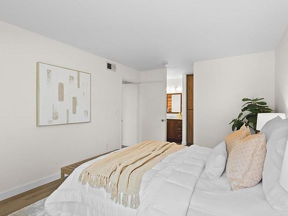 5th image of 5938 Rancho Mission Rd Unit 133