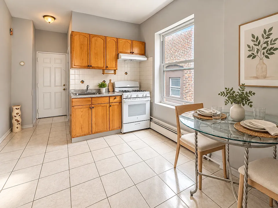 32 Broadway #8