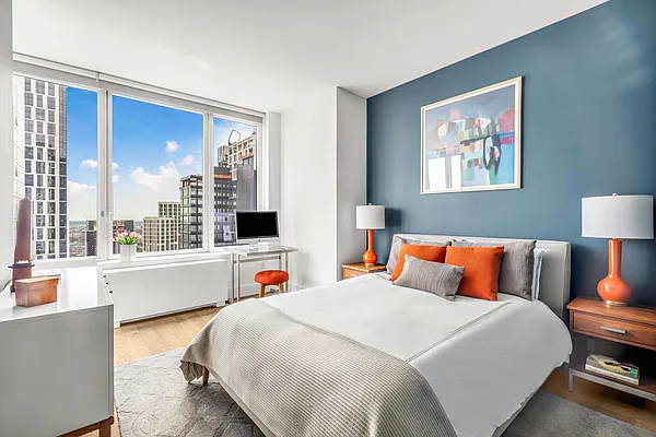 Sold by Sotheby's International Realty | media 20