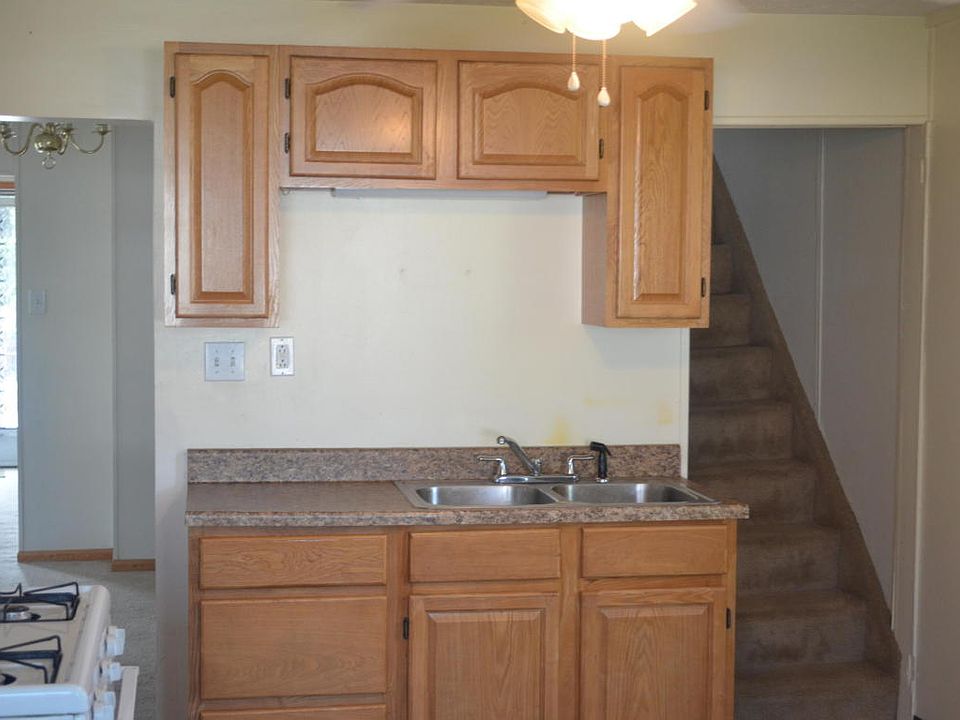 113 Monument Ave, Wyoming, PA 18644 Zillow