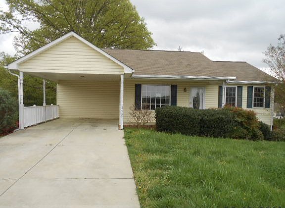 2nd image of 369 Iris Ln
