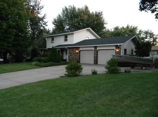 2260 Timberlane Dr, Jenison, MI 49428