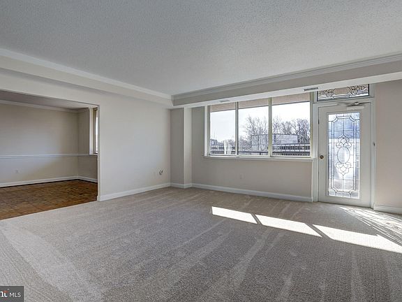 4th image of 4550 N Park Ave APT 205