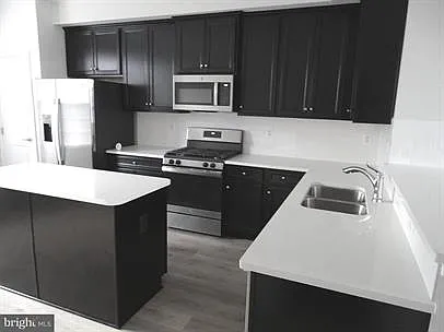 1016 Trestle Dr — Photo 2