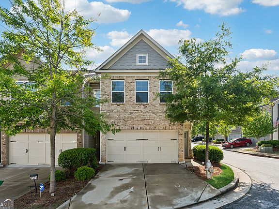 2nd image of 1499 River Oak Ln