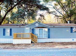 5 1st St, Laurinburg, NC 28352