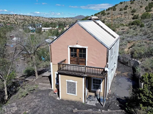 4 Ice House Rd, Cerrillos, NM 87010