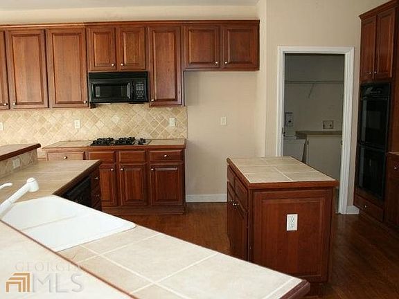 4th image of 309 Coronado Dr