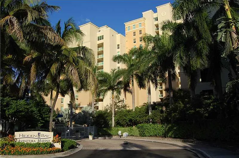 3 bed, 2.5 bath, 1866 sqft, $6,500 — Photo 4