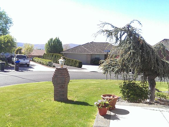 3rd image of 573 Melonie Ln