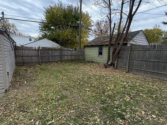 5th image of 10800 Somerset Ave