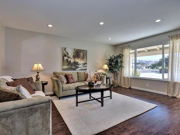 4th image of 655 Briarcliff Dr